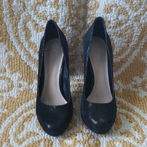 BCBGeneration Black Snakeskin Tobin Pumps Heels 8B
